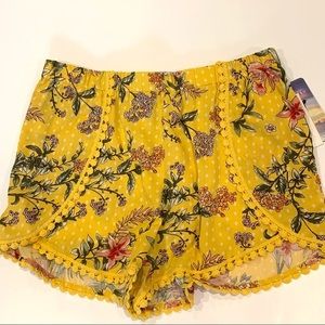 NWT Bebop Yellow Floral‎ Shorts XS